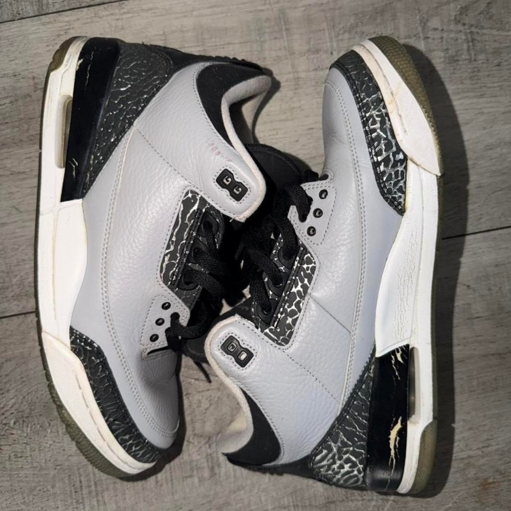Air Jordan 3 Retro Men's 9.5 Wolf Grey Metallic Silver‎ Black men Size US 10